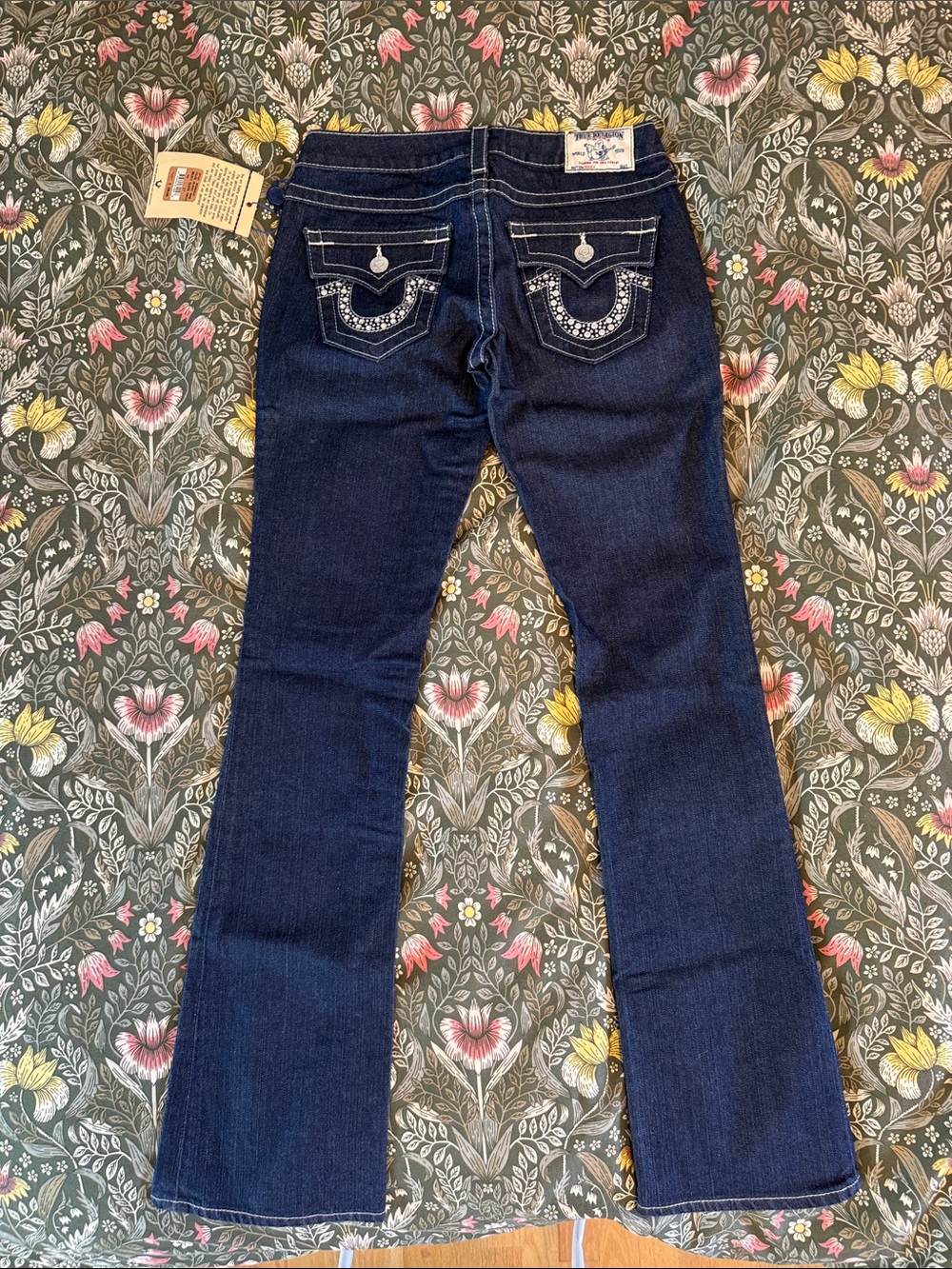 True Religion “Becky” boot cut Jeans with Embellished Back Pockets size 27